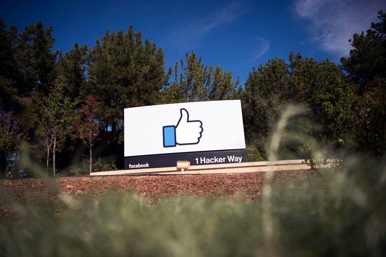 The Facebook sign and logo is seen in Menlo Park, California on November 4, 2016. / AFP / JOSH EDELSON (Photo credit should read JOSH EDELSON/AFP/Getty Images)